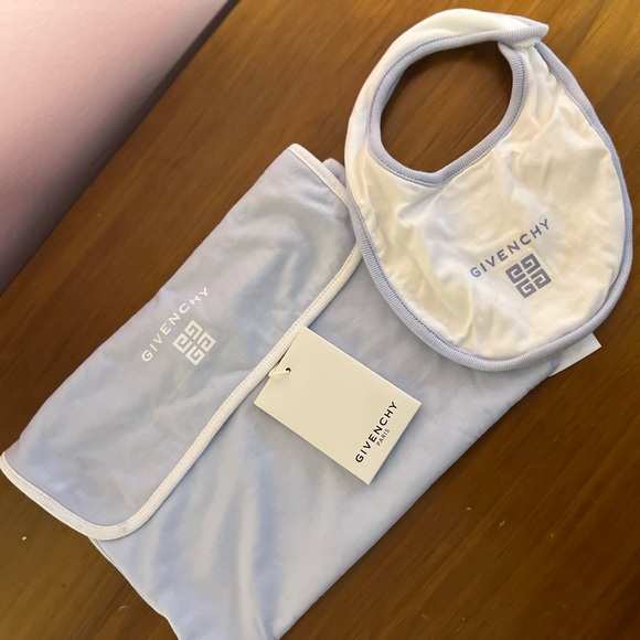 Givenchy Bib Set - Picture 2 of 5